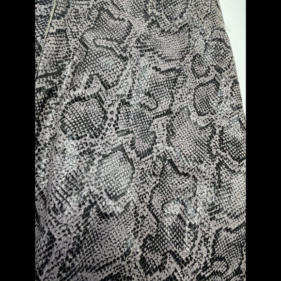 Bebe Snakeskin Flared Pants - 100% Leather Grey/Black sz 10 - NWOT - Picture 11 of 15